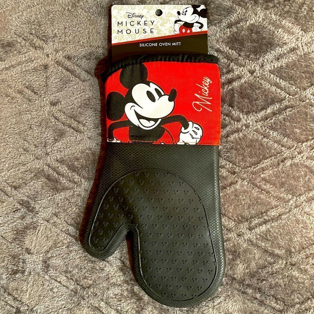 Disney Mickey Mouse silicone large oven mitt NWT